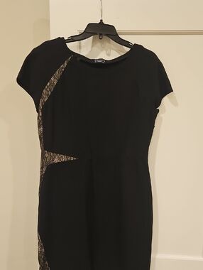 Magaschoni Black Dress with Lace Insets Size: Large VGUC